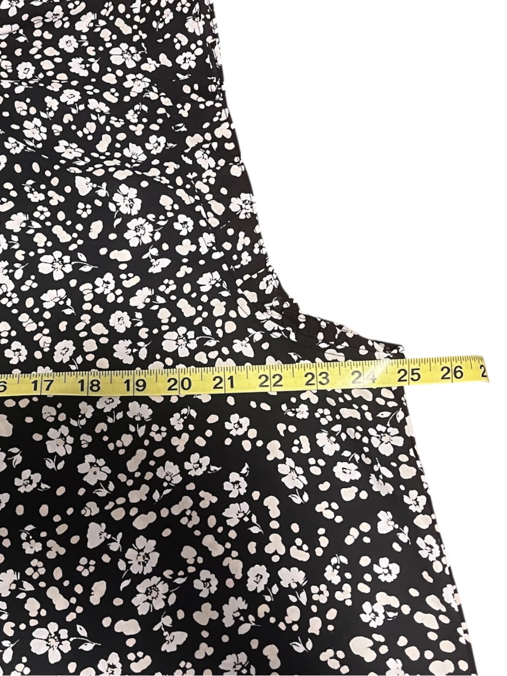 Ann Taylor Factory XXL Black White Floral Ruffle Neck Sleeveless Blouse - Picture 5 of 8